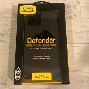 Otter Box Defender. Black. NWT. Fits IPhone 11 Pro